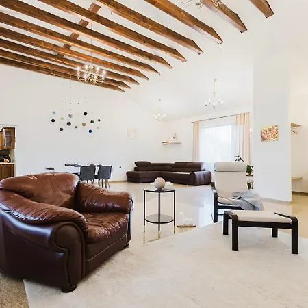 Cozy Villa *